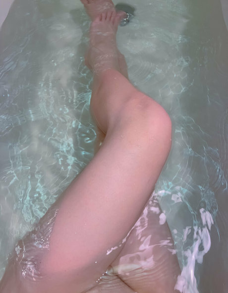 moon less pretty star image