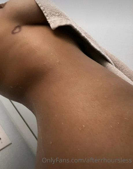 Leslie Luv naked model archive