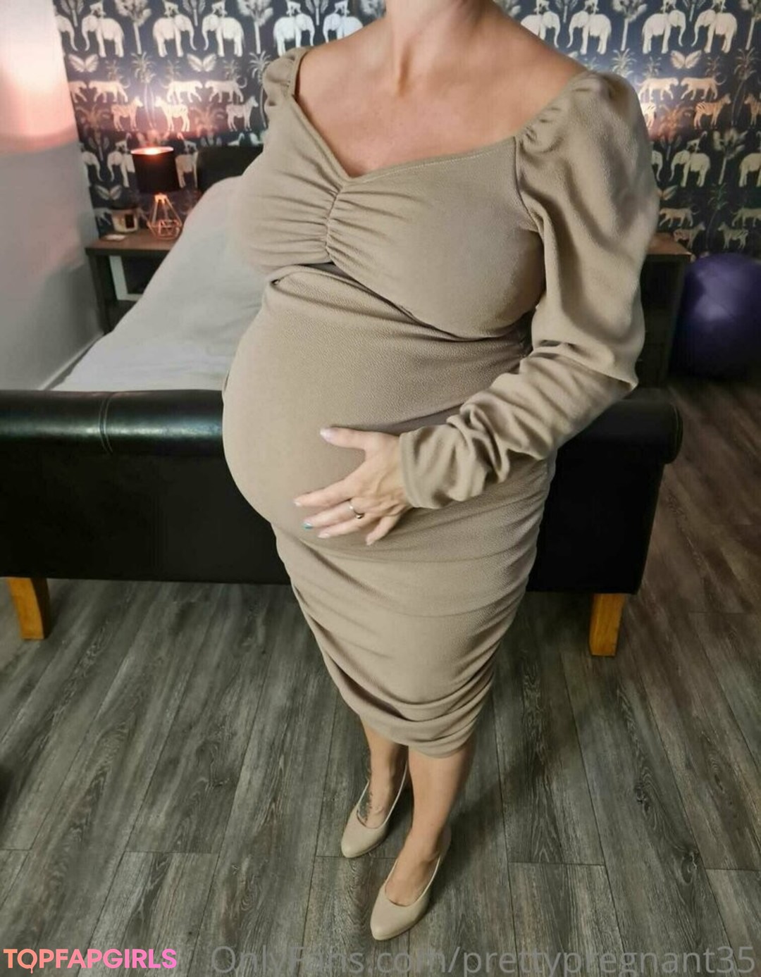 prettypregnant35 nude star image
