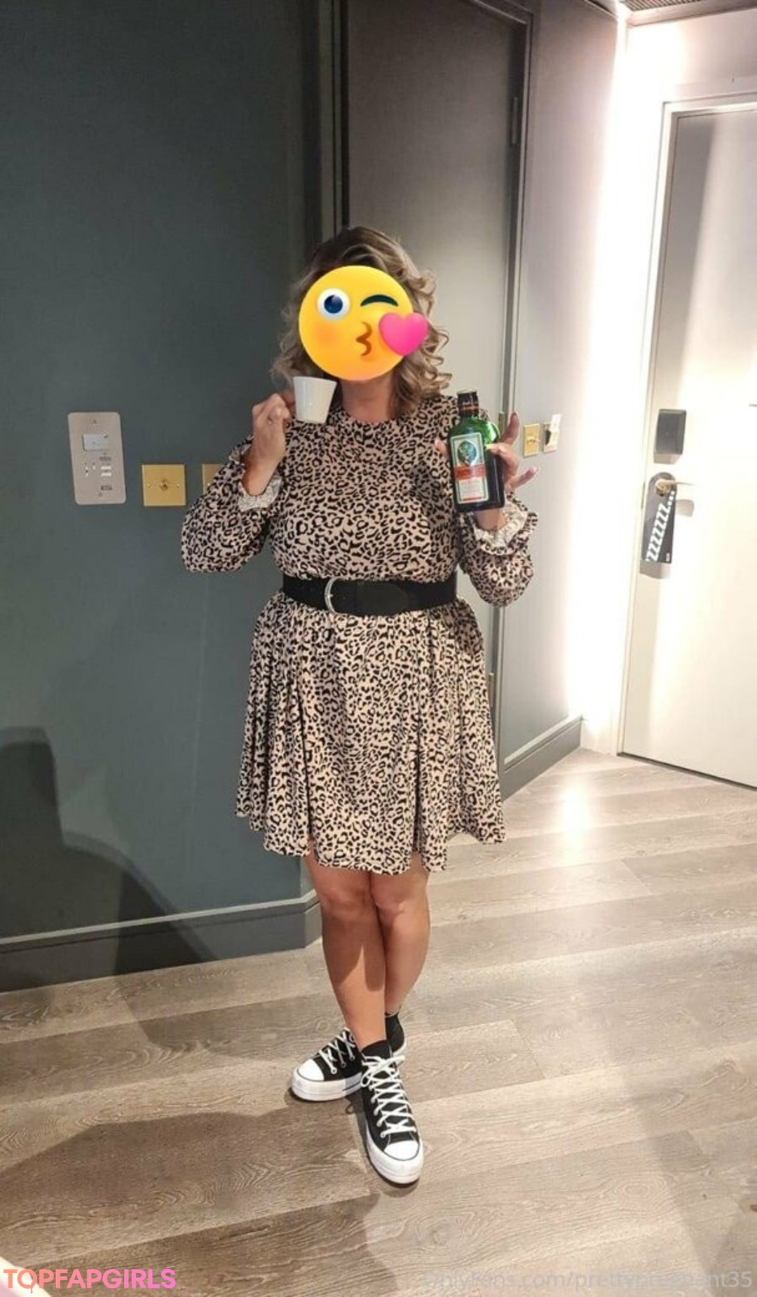 prettypregnant35 model erotic image