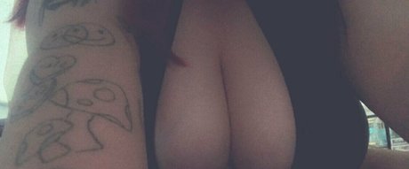 callmecaitlin17 pornstar naked picture