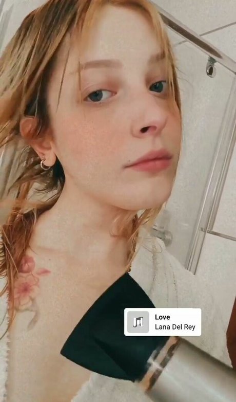 Agnese Innocente star naked photos