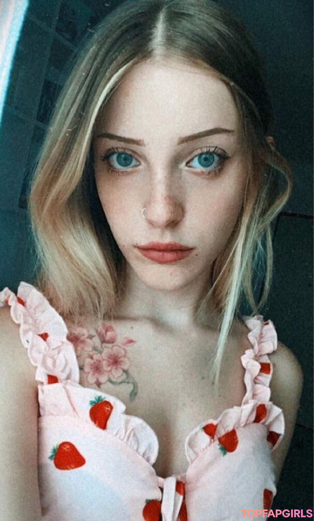 red hair onlyfans pretty pic