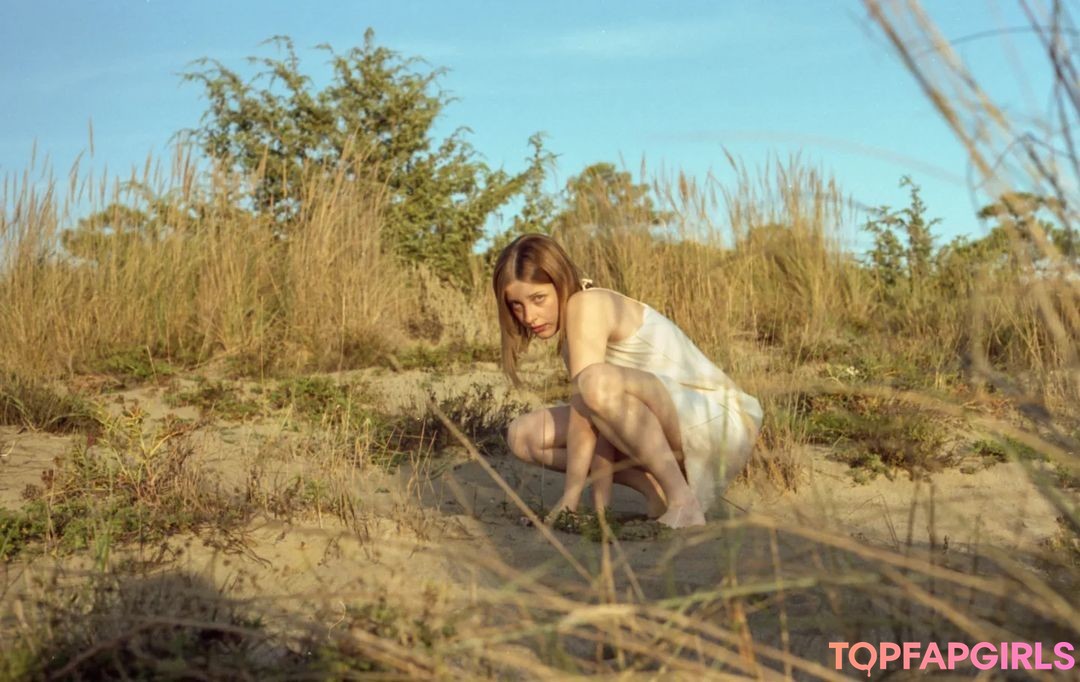 Agnese Innocente exclusive model images