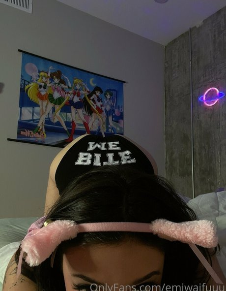 emiserinaa nude pornstar photo