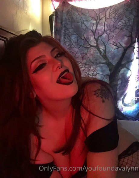 youfoundavalynn hot actress pics