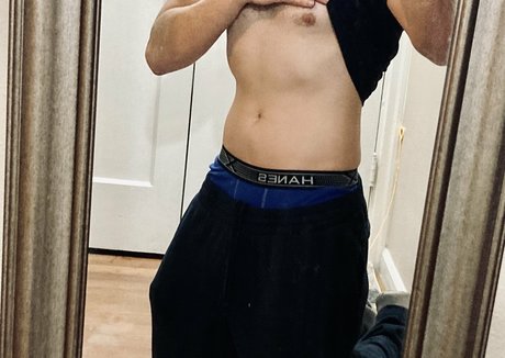 nuttynoah erotic model img