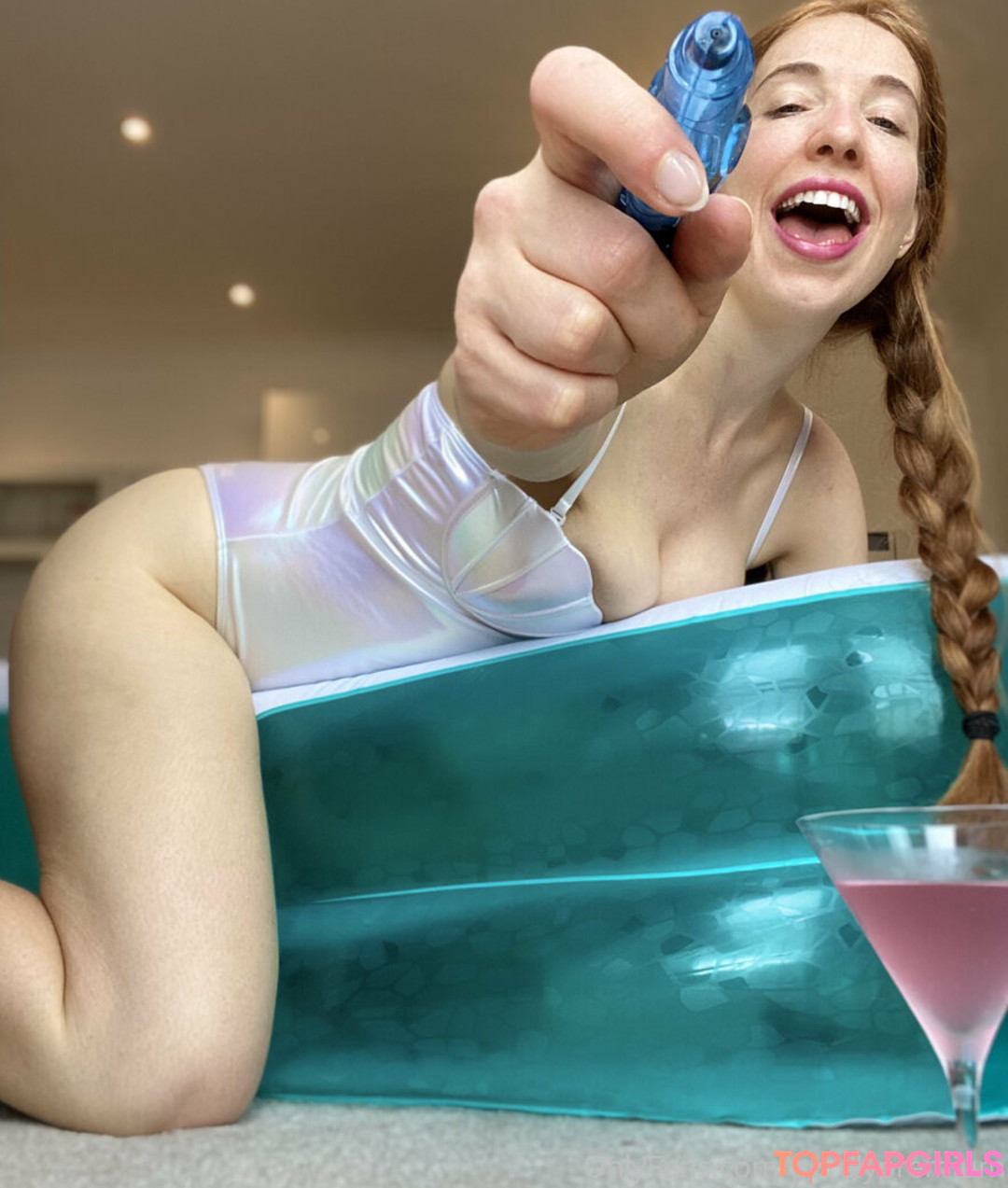 chubby small tits onlyfans pornos image