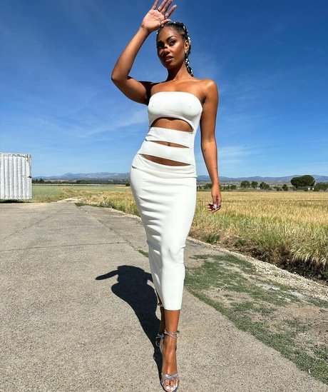 Nia Correia OT xxx model galleries