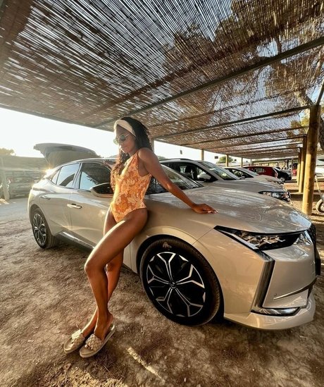 Nia Correia OT star art pics