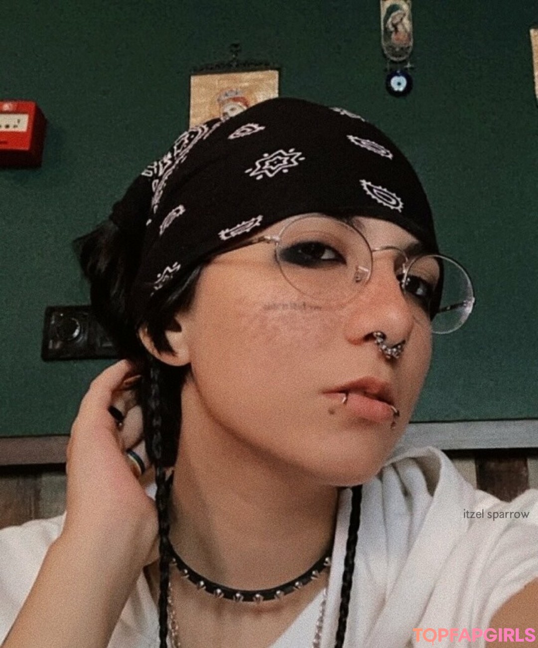 itzel2002free nude model photos