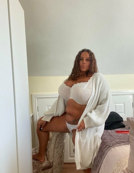 terrijaneofficial star adult photos