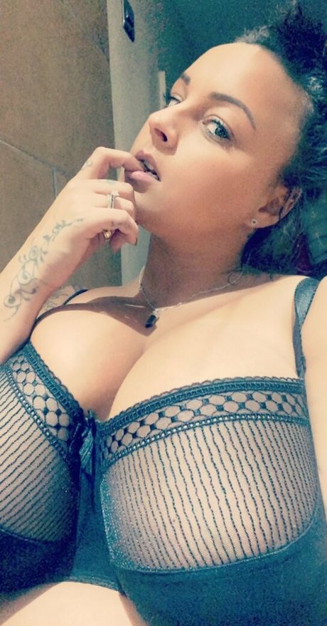 terrijaneofficial sexy model photos