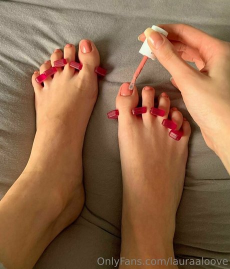 lauraaloove model porn image