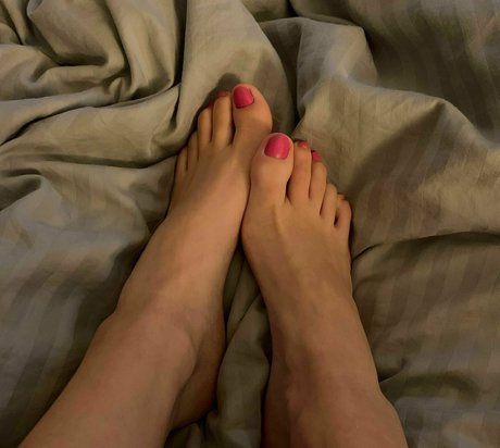 lauraaloove high quality model picture