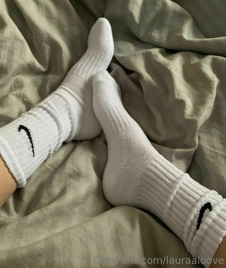 lauraaloove model adult img