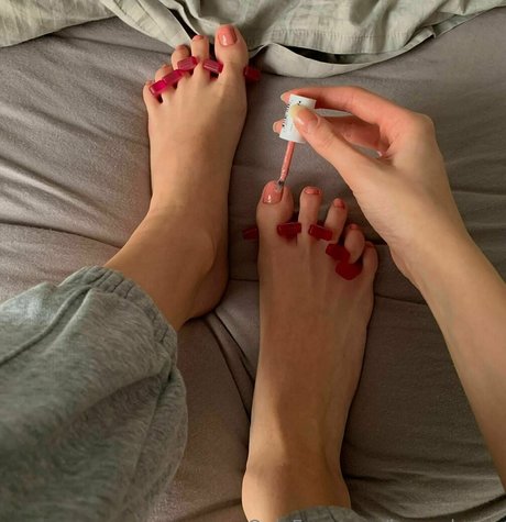 lauraaloove xxx pornstar img