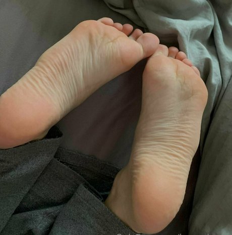 lauraaloove nudes star archive