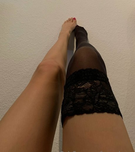 lauraaloove top actress image