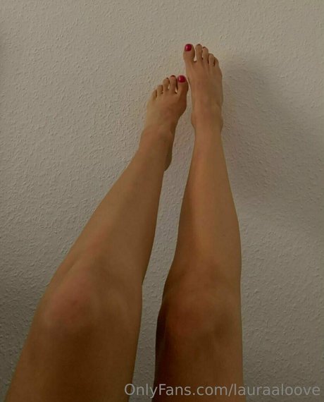 lauraaloove model best photos