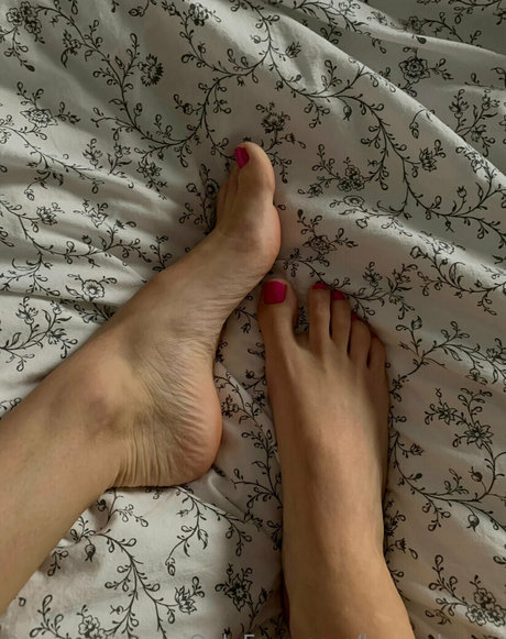 lauraaloove high quality actress photo