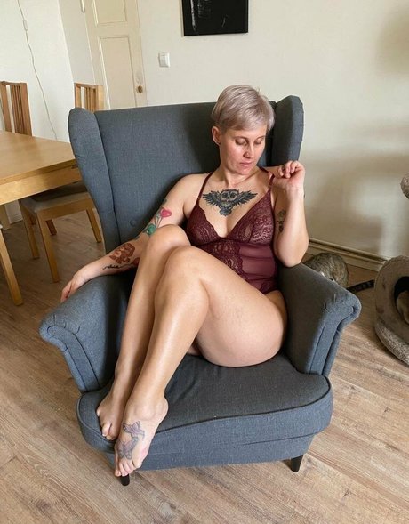 british milf onlyfans sexy naked pics