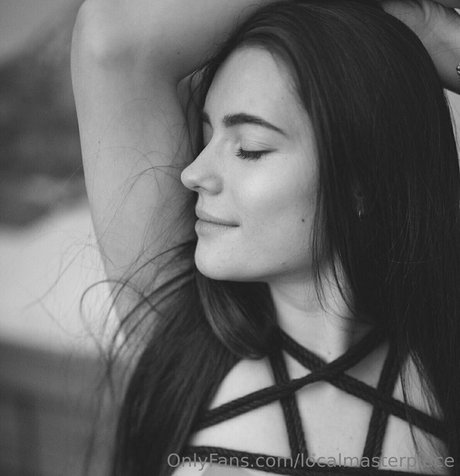 Localmasterpiece nice model picture