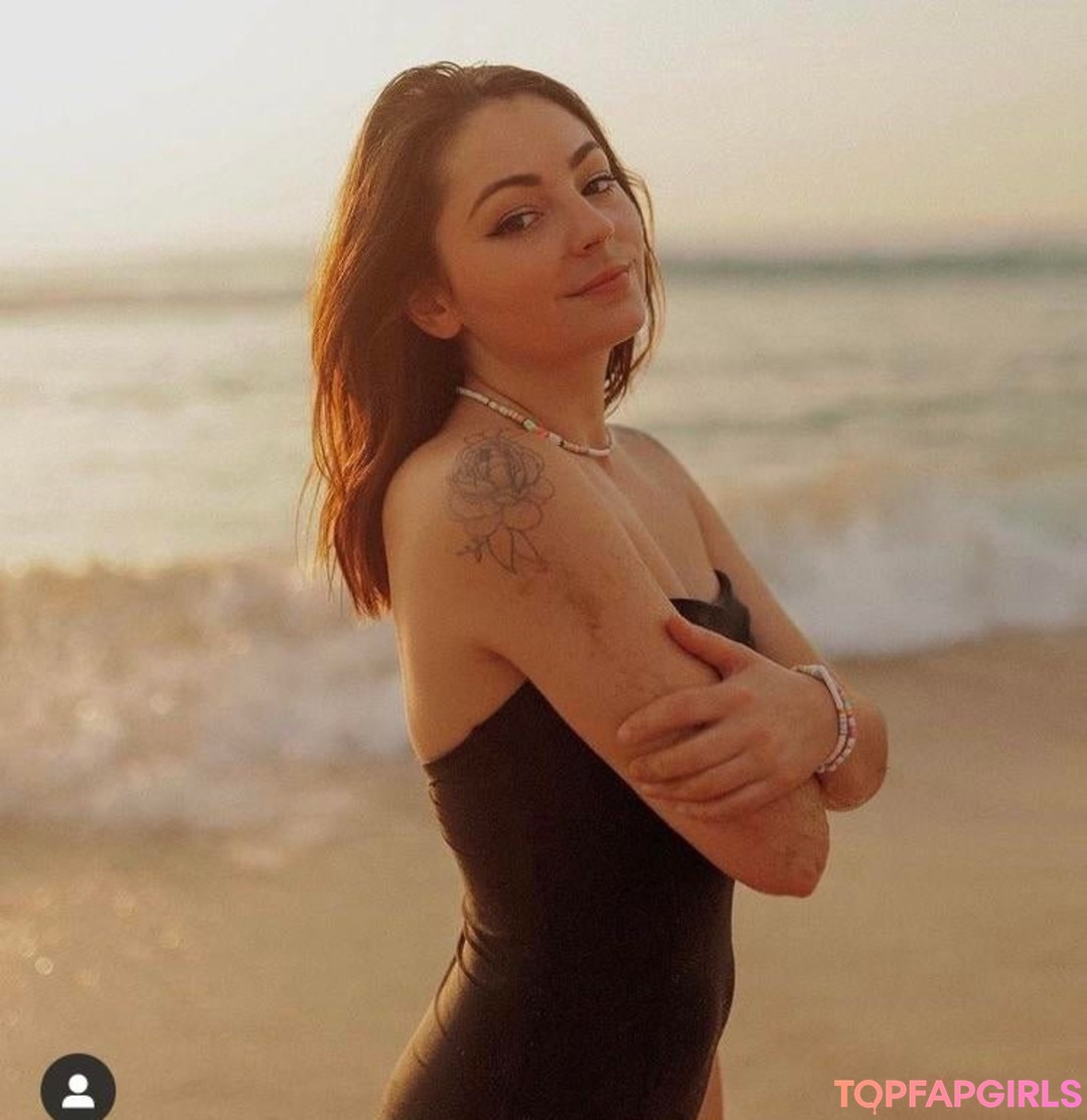 Roxane ASMR hot pornstar picture