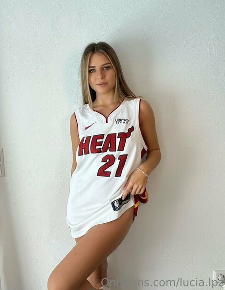 lucia lpz star erotic photos