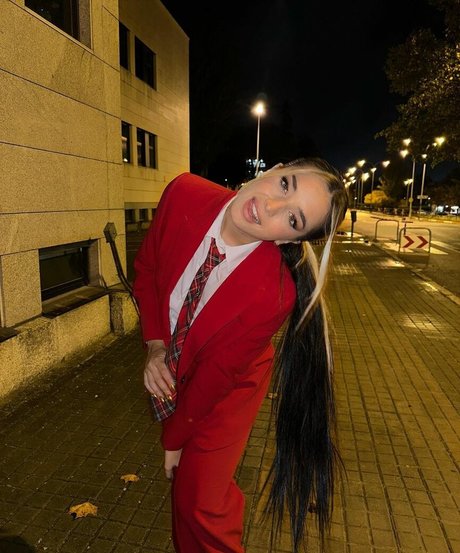 Lola Indigo star erotic archive