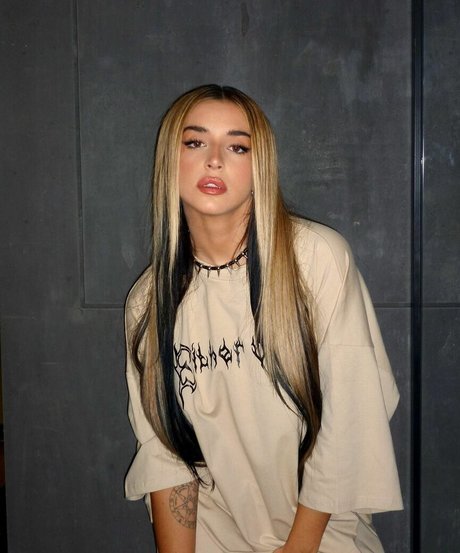 Lola Indigo sex model img