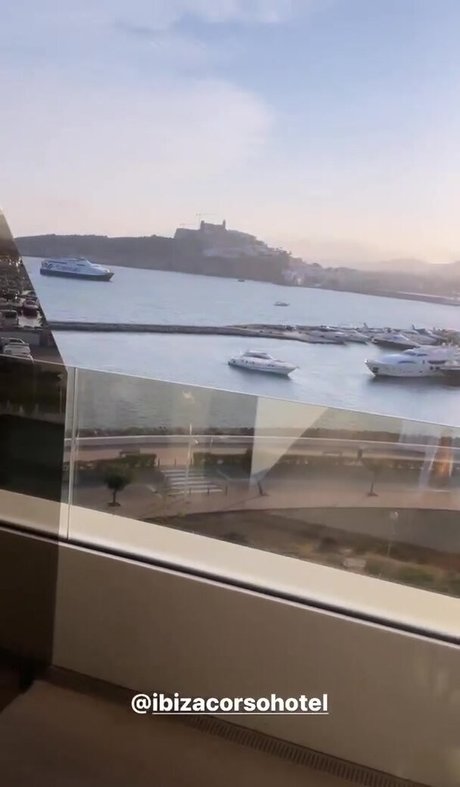 Lola Indigo free model images