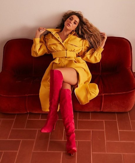 Lola Indigo hd pornstar galleries