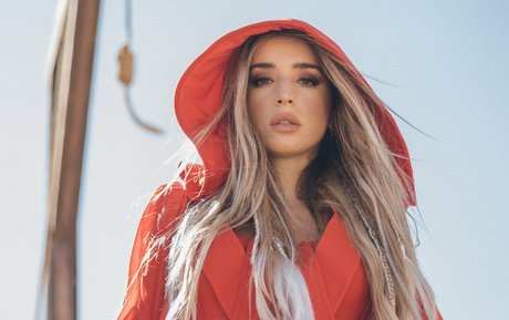 Lola Indigo adult actress photo