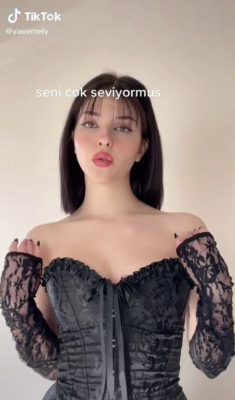 melisayamac model art pic