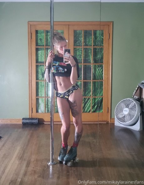 Mikayla Raines star free pictures