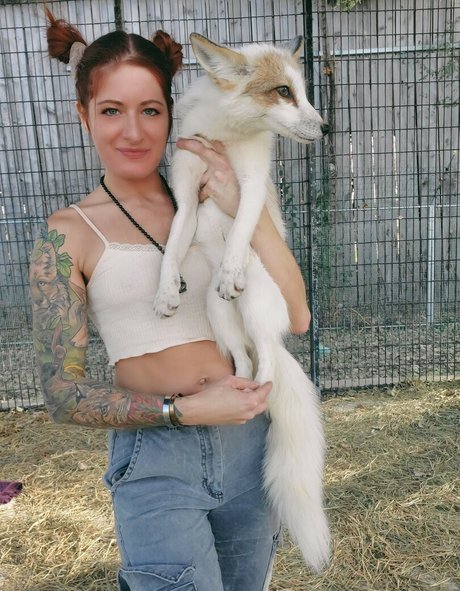 Mikayla Raines star adult pic