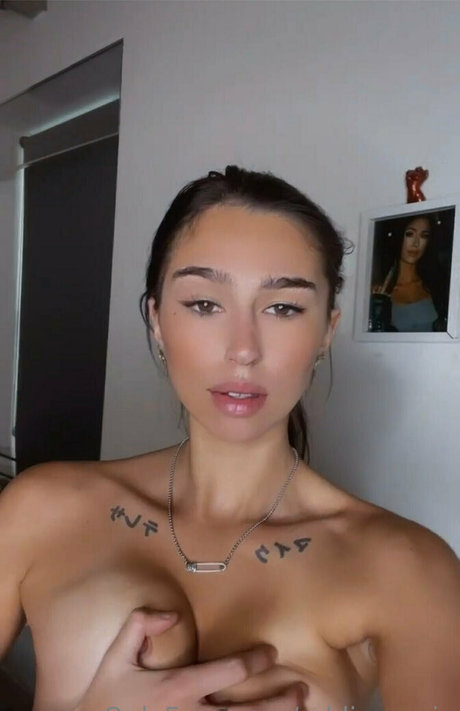 curvy lesbian onlyfans xxx pictures