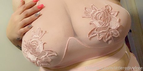 littleredivyfree model pornographic photos