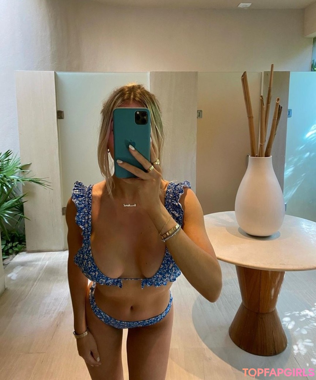 girl onlyfans erotic pics