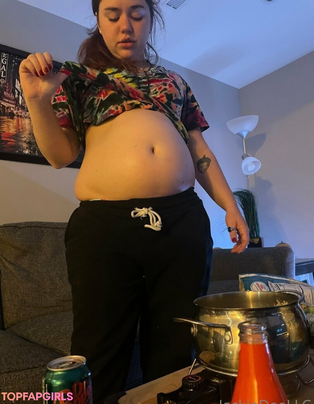 snackupjackie beautiful model image