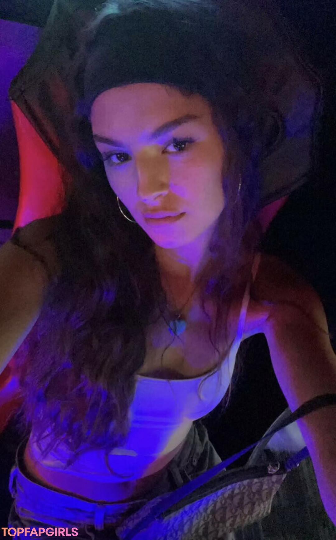 outside onlyfans beautiful picture