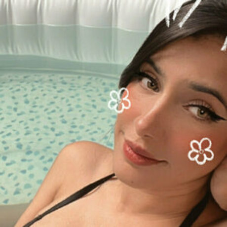 Daniela Azuaje best model pictures