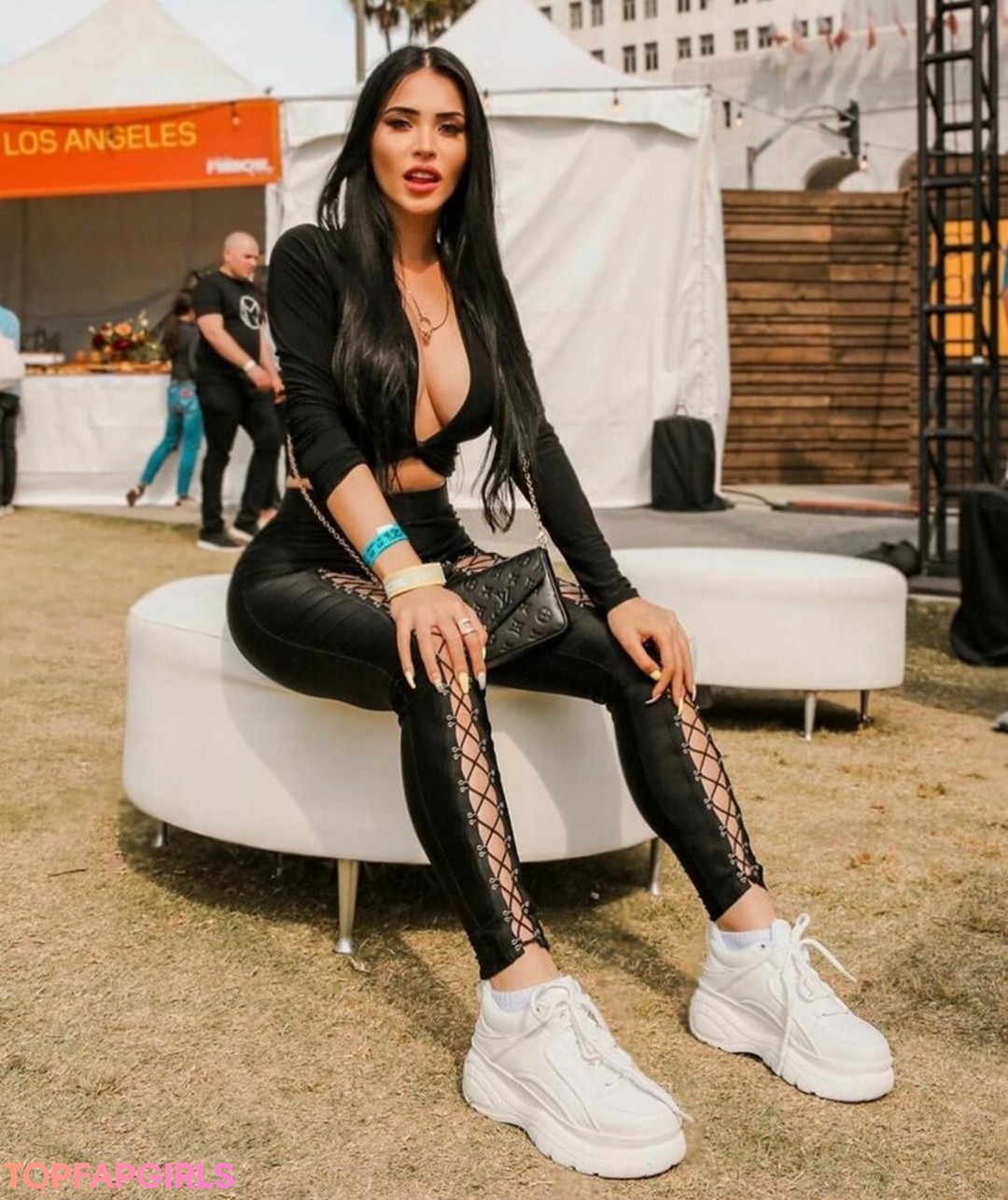 Claudia Alende star exclusive pictures