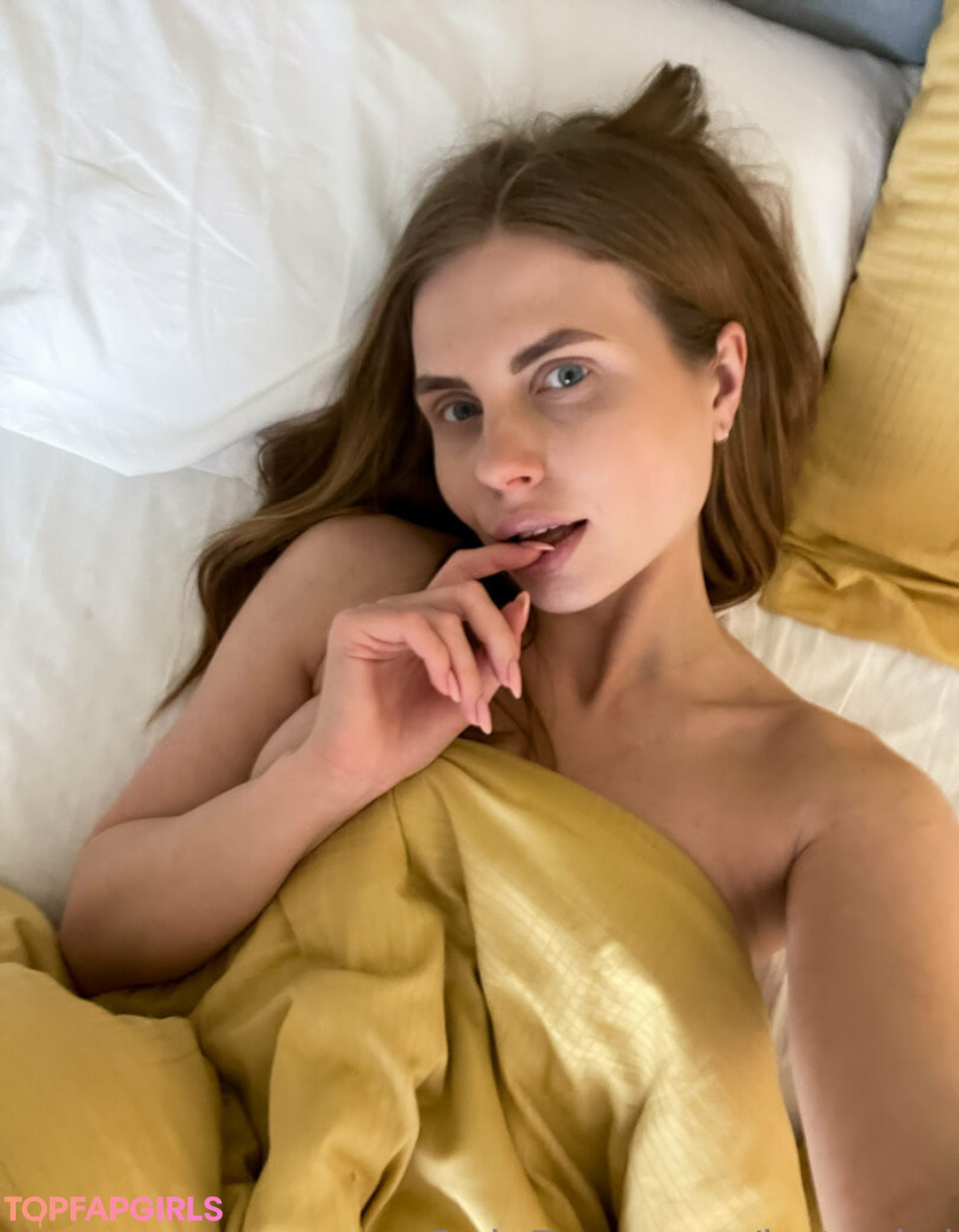 hotgabri erotic model pic