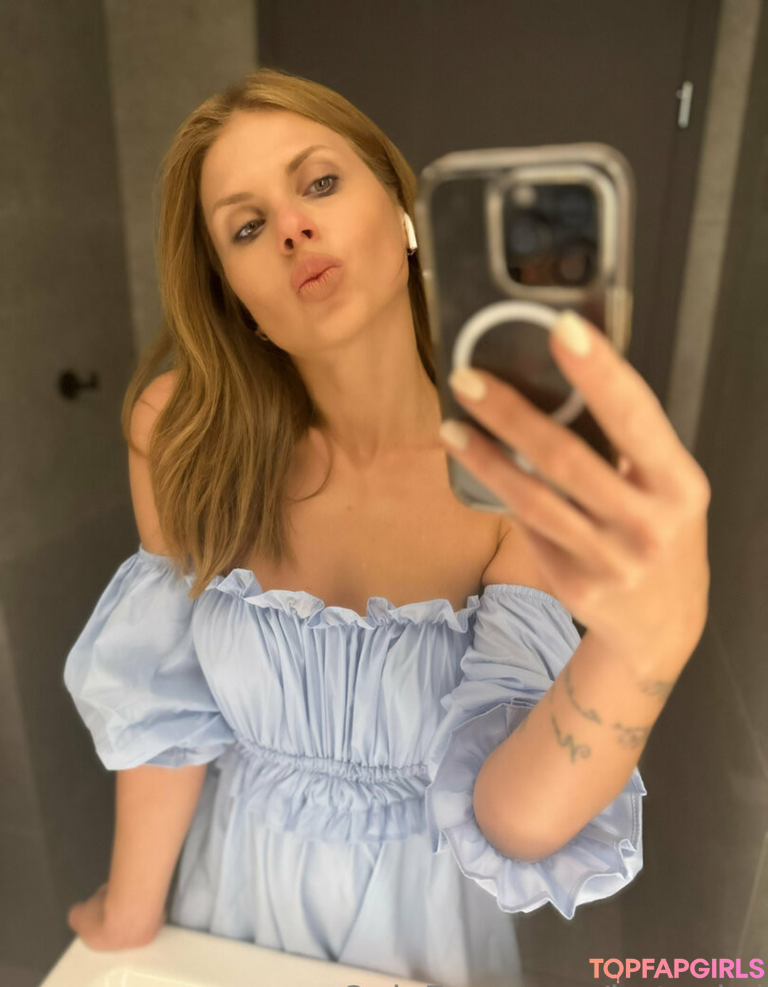 hotgabri hd pornstar image
