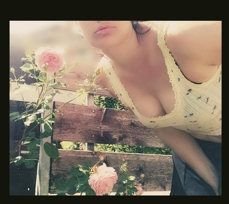 bellajuliafree model hot photos