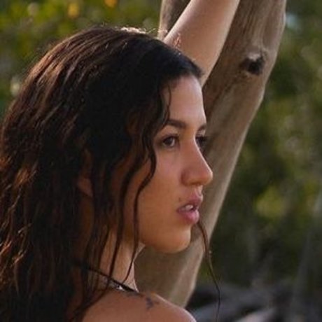 debiidonuts exclusive actress pic