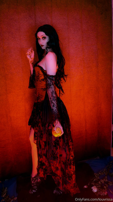 louvrissa erotic model pic