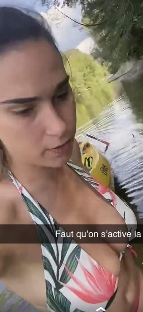 Laura Petard naked star images